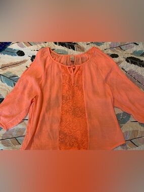 Juniors No Boundaries Coral Lace-Front Peasant Blouse
